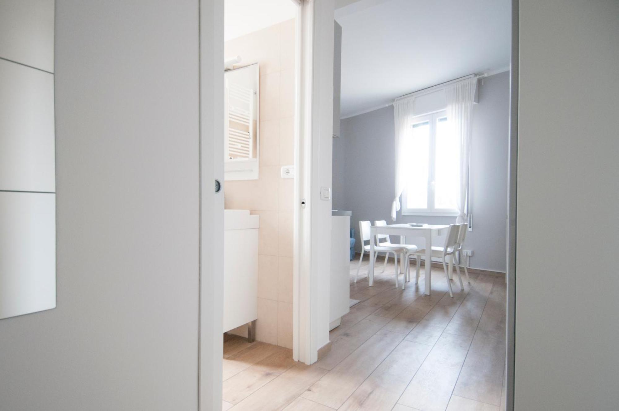Blanco Apartment - Ambrogiohost Болонья Экстерьер фото