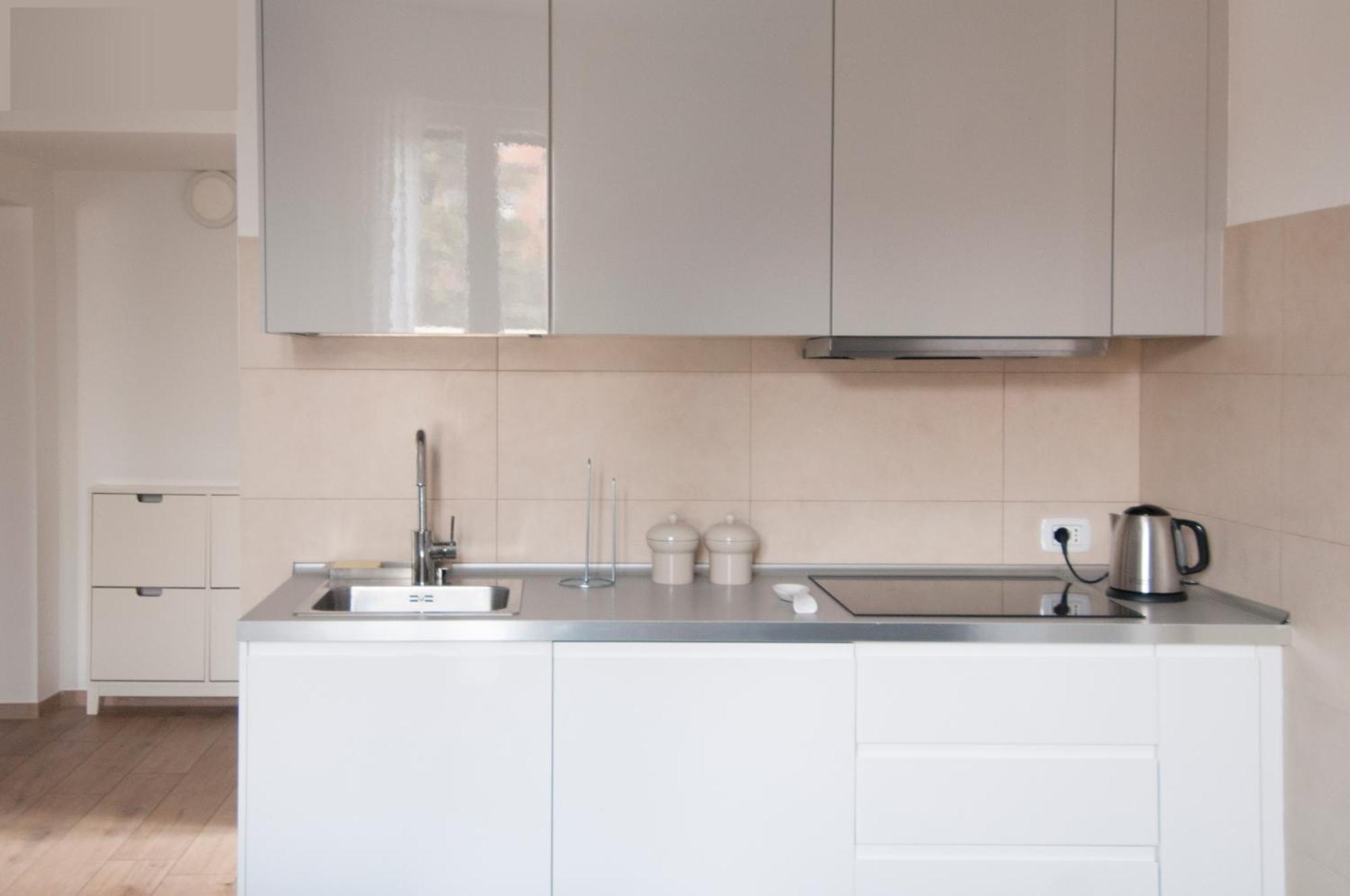 Blanco Apartment - Ambrogiohost Болонья Экстерьер фото